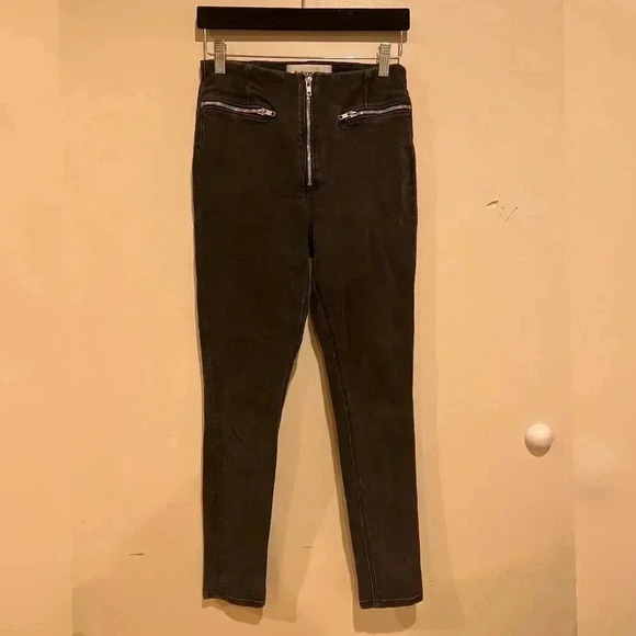 Reformation Black Stone Washed Niki Jeans in Argentina - Picture 2 of 10